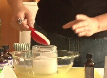 make your own aromatherapy bath salts